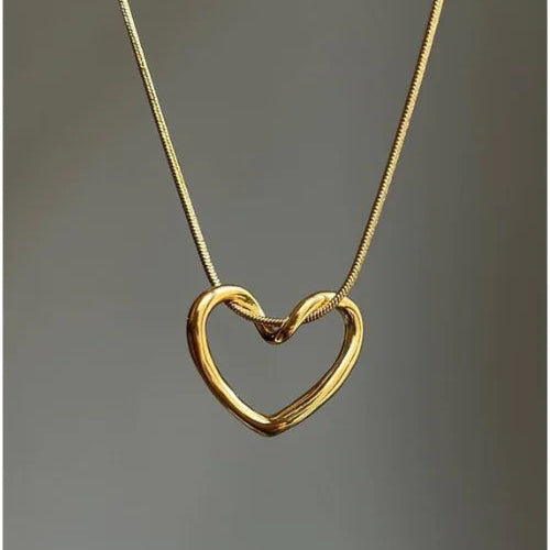 Heart Patterned Women's Necklace