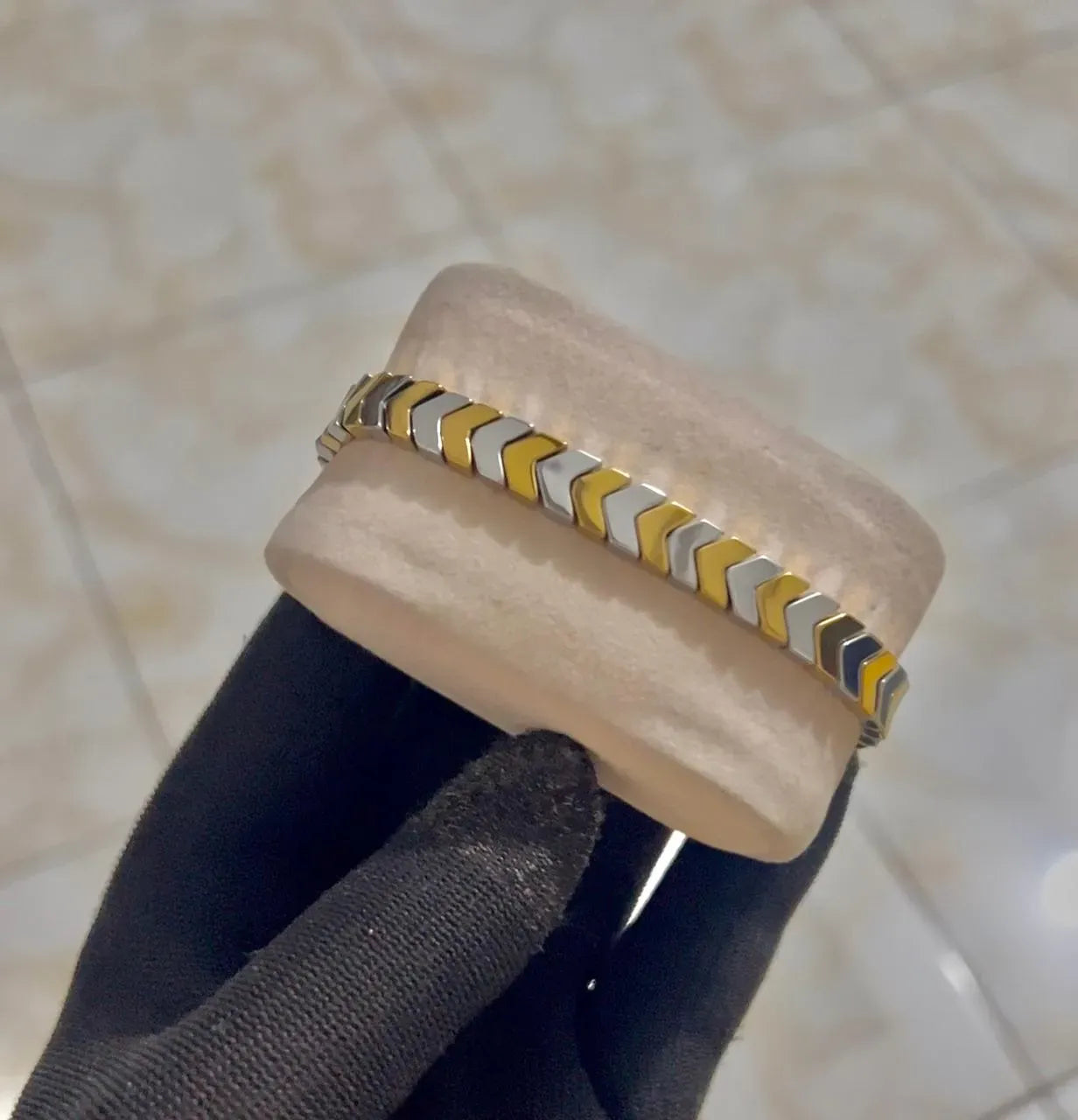 HEMATITE ARROW BRACELET